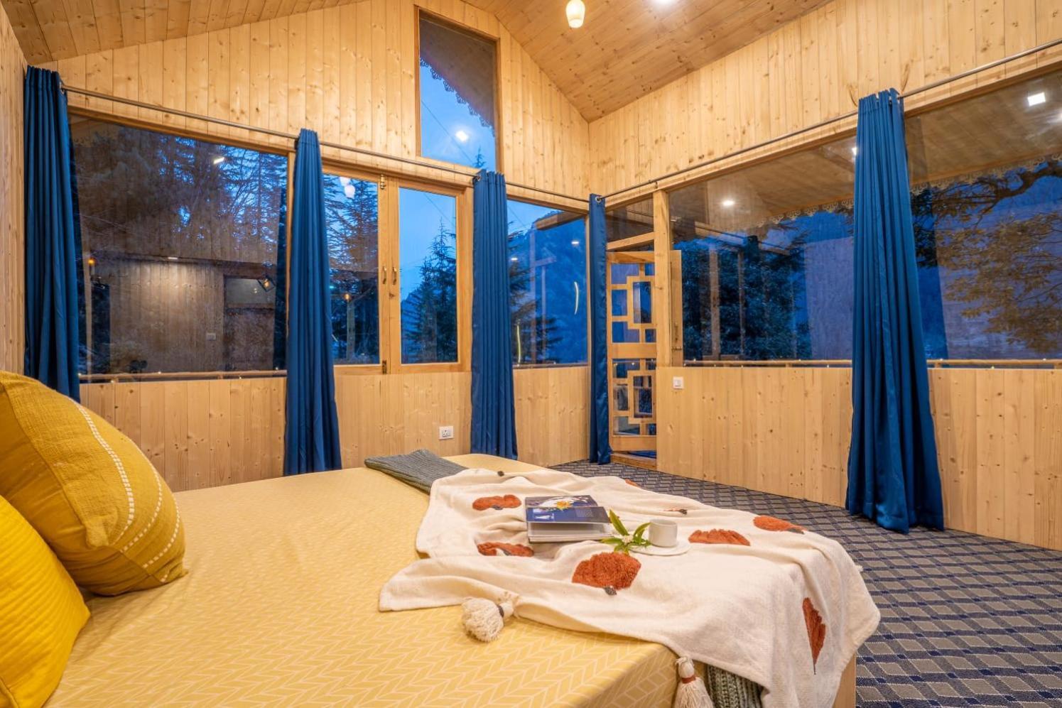 Вилла Into The Woods Treehouse Jibhi Экстерьер фото