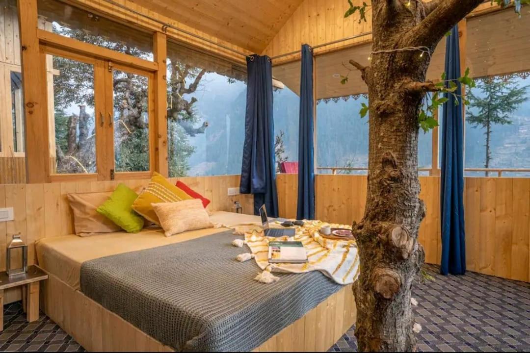 Вилла Into The Woods Treehouse Jibhi Экстерьер фото