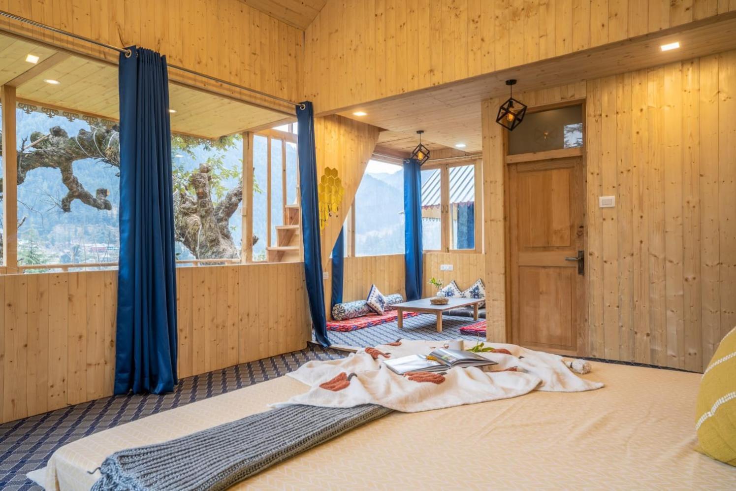 Вилла Into The Woods Treehouse Jibhi Экстерьер фото