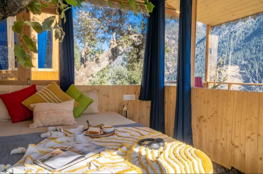Вилла Into The Woods Treehouse Jibhi Экстерьер фото