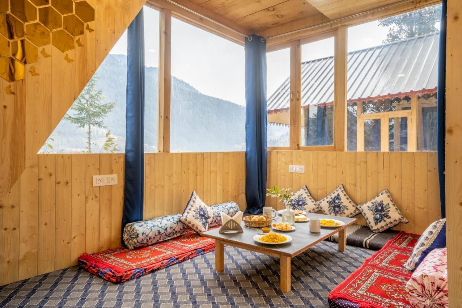 Вилла Into The Woods Treehouse Jibhi Экстерьер фото